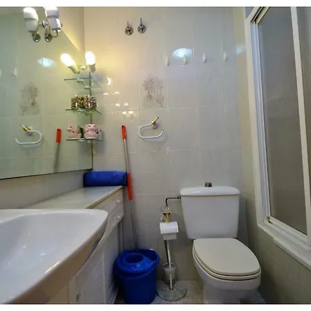 6 Del Cura Apartment *